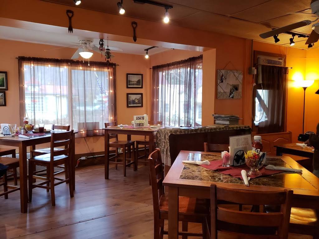Mullers Famous Fried Cheese Cafe | cafe | 60 Chattahoochee Strasse, Helen, GA 30545, USA | 7068921212 OR +1 706-892-1212