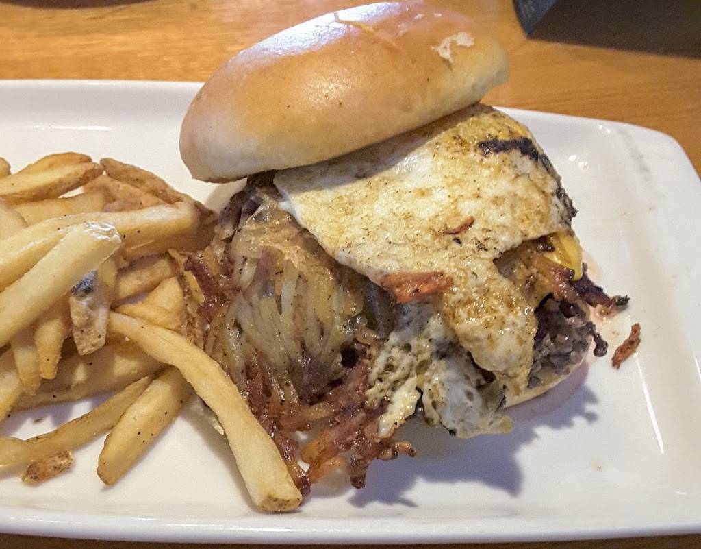 Applebees Grill + Bar | restaurant | 555 S Trooper Rd, Norristown, PA 19403, USA | 6106318184 OR +1 610-631-8184