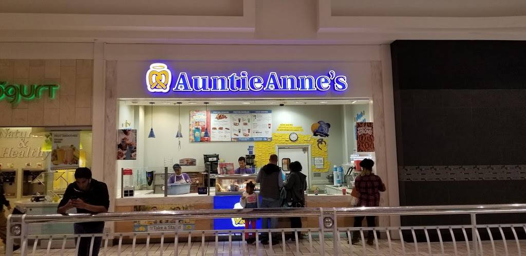 Auntie Annes | cafe | 7955 Tysons Corner Center, McLean, VA 22102, USA | 7037900619 OR +1 703-790-0619
