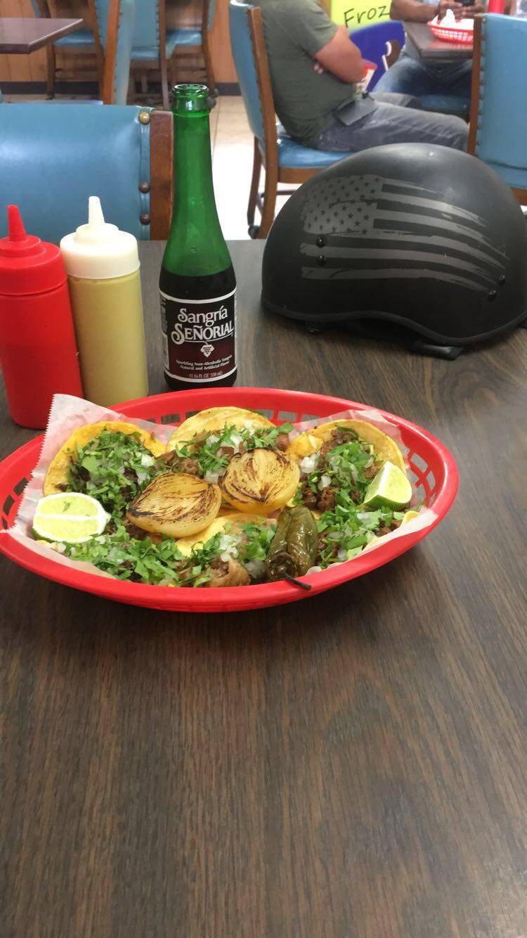 El Pichón | restaurant | 15574-15582 TX-105, Plantersville, TX 77363, USA | 2819073368 OR +1 281-907-3368