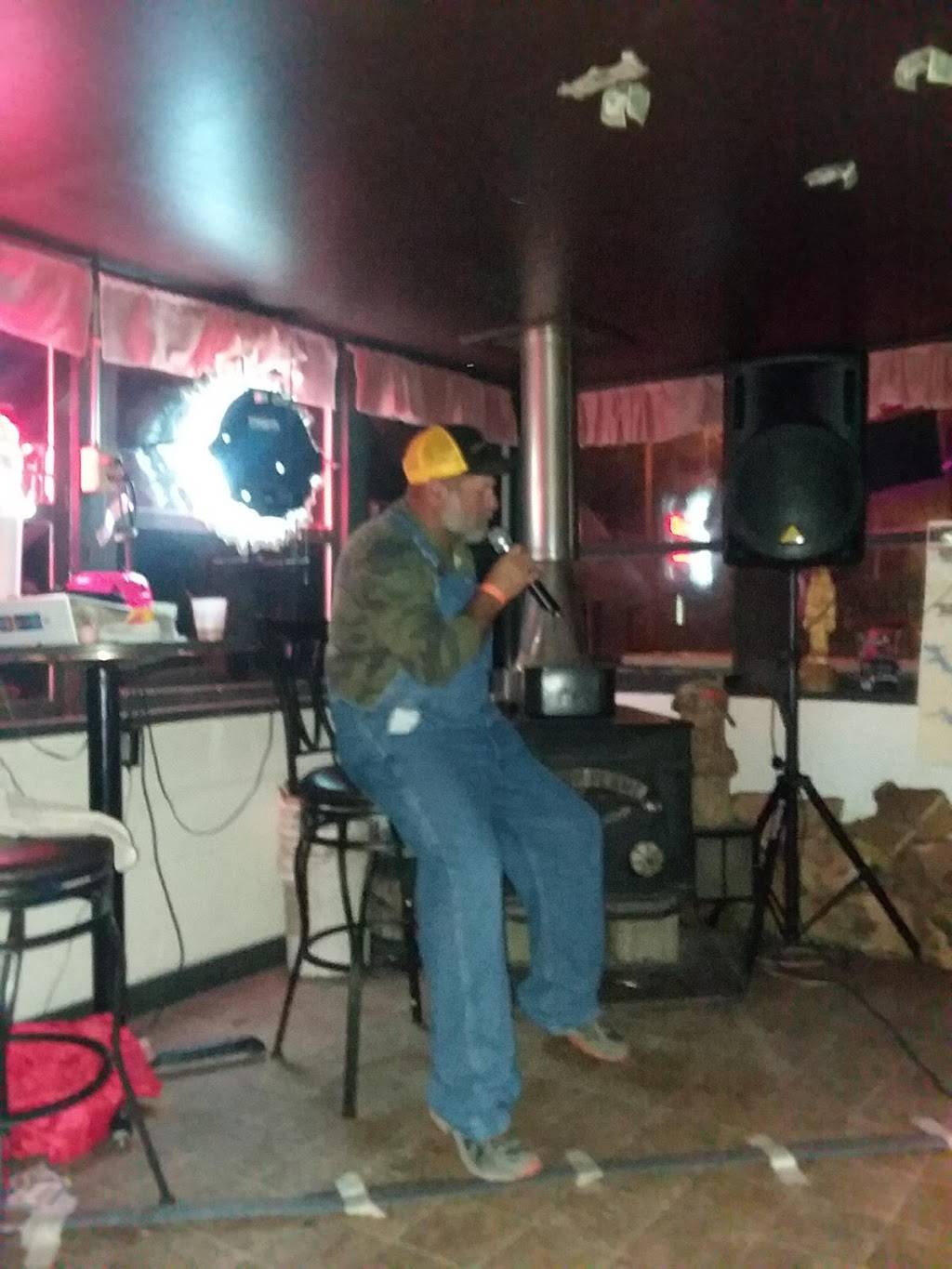 Hillbilly Yacht Club | restaurant | Navaho Beach Ln, Gravois Mills, MO 65037, USA | 5733720188 OR +1 573-372-0188