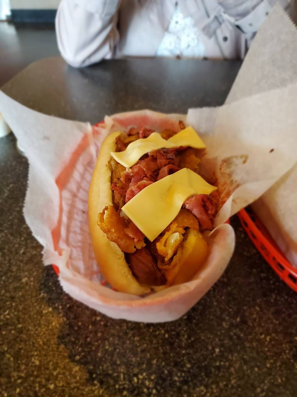 The Hot Dog Shoppe | restaurant | 510 Hidden Valley Pkwy, Corona, CA 92879, USA | 9513358421 OR +1 951-335-8421