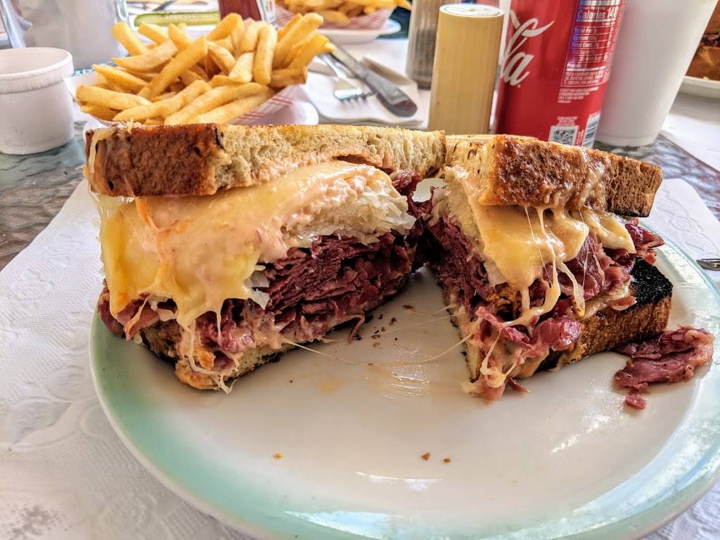 Larrys Lunchbox Delicatessen | meal takeaway | 2650 Airport-Pulling Rd, Naples, FL 34112, USA | 2397752500 OR +1 239-775-2500