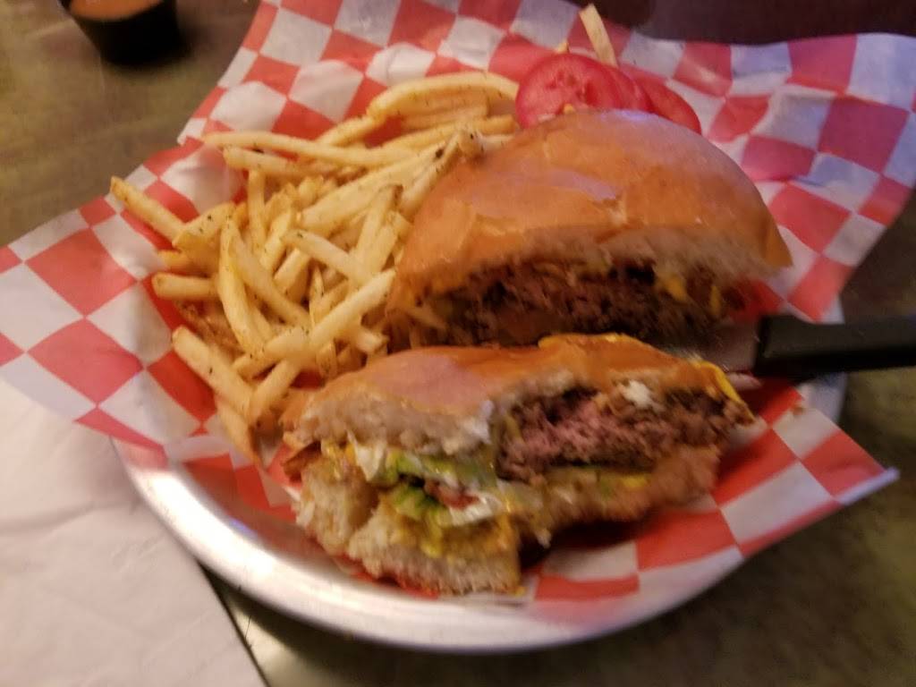 Cheeseburger In Paradise | restaurant | 700 Plaza Dr, Secaucus, NJ 07094, USA | 2013920500 OR +1 201-392-0500
