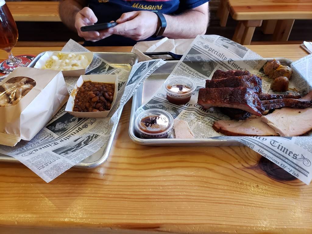 Shorty's Smokehouse | 121 N Main St, Waterloo, IL 62298, USA