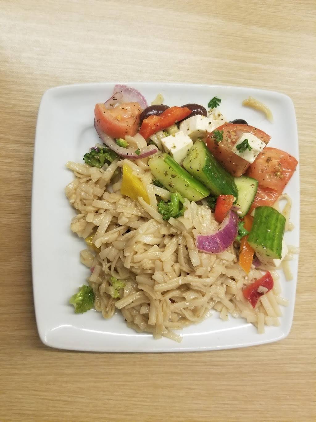 Restaurant DZ Taouk | meal delivery | 2260 Rue Fleury E, Montréal, QC H2B 1K6, Canada | 5143836223 OR +1 514-383-6223