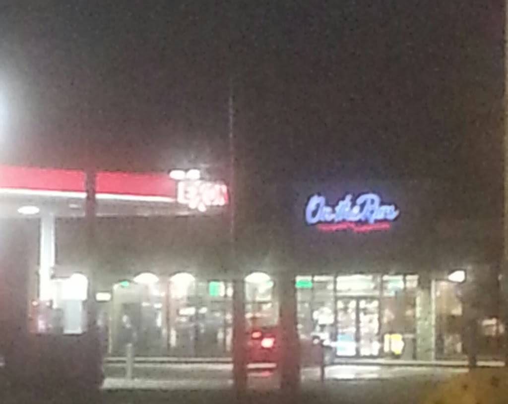 On the Run | meal takeaway | 12924 Coursey Blvd, Baton Rouge, LA 70816, USA | 2257527409 OR +1 225-752-7409