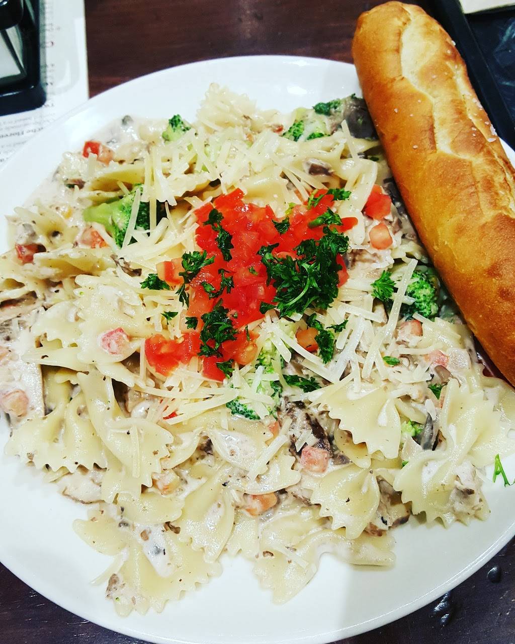 la Madeleine French Bakery & Café Tysons Corner | cafe | 7960 Tysons Corner Center, McLean, VA 22102, USA | 7039621264 OR +1 703-962-1264
