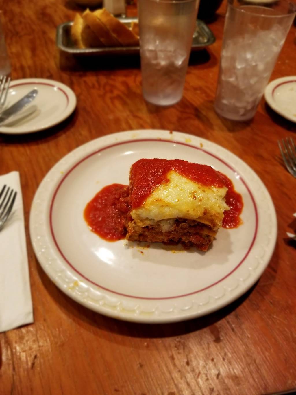 Alfios La Trattoria | restaurant | 4515 Willard Ave, Chevy Chase, MD 20815, USA | 3016579133 OR +1 301-657-9133