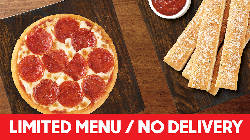 Pizza Hut Express | meal takeaway | 4701 N Illinois St, Fairview Heights, IL 62208, USA
