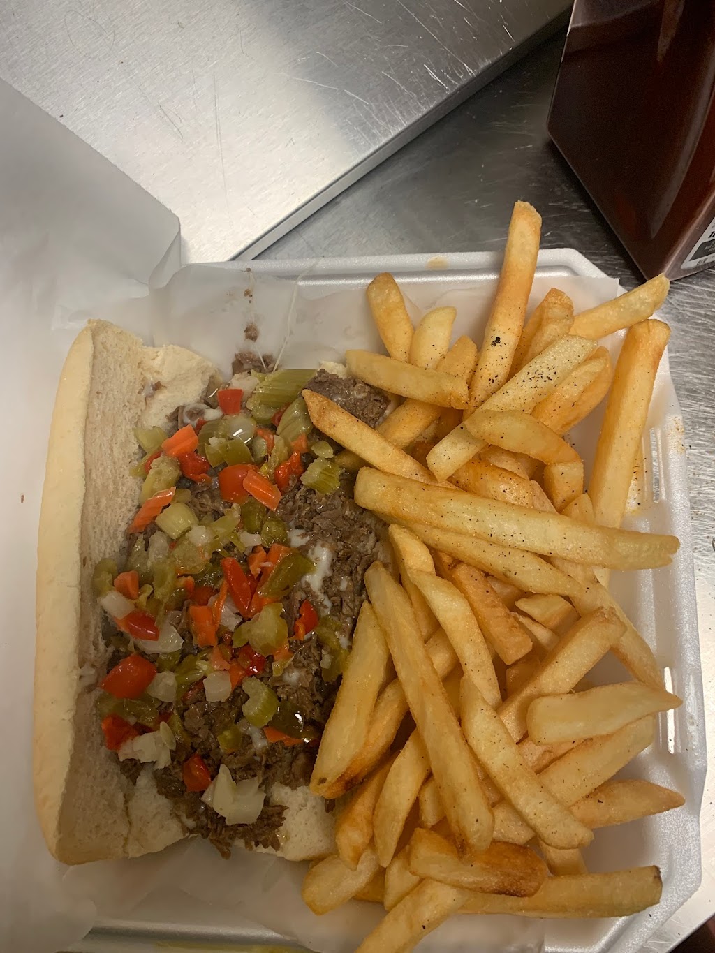 Chi-Louies Bar & Grill LLC | restaurant | 12344 Natural Bridge Rd, Bridgeton, MO 63044, USA | 3147551370 OR +1 314-755-1370
