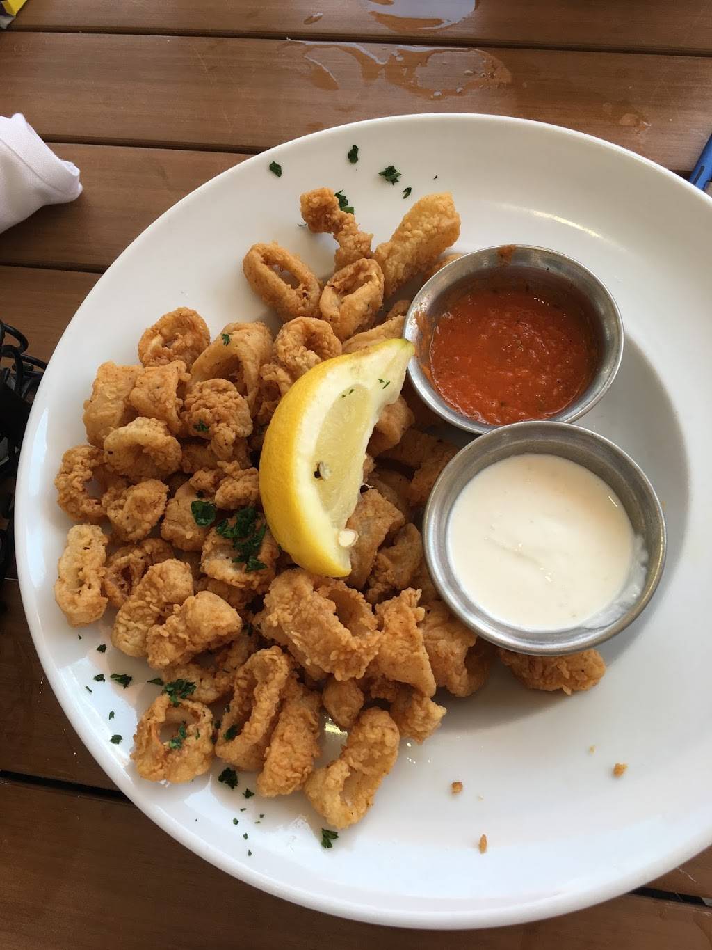 Fins Ale House and Raw Bar - Restaurant | 33544 Market Pl, Bethany ...