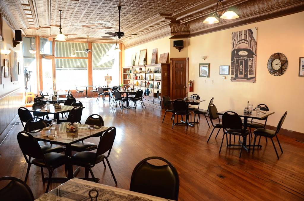 Stellas Cafe & Catering | cafe | 100 N Main St, Stockton, IL 61085, USA | 8159472080 OR +1 815-947-2080