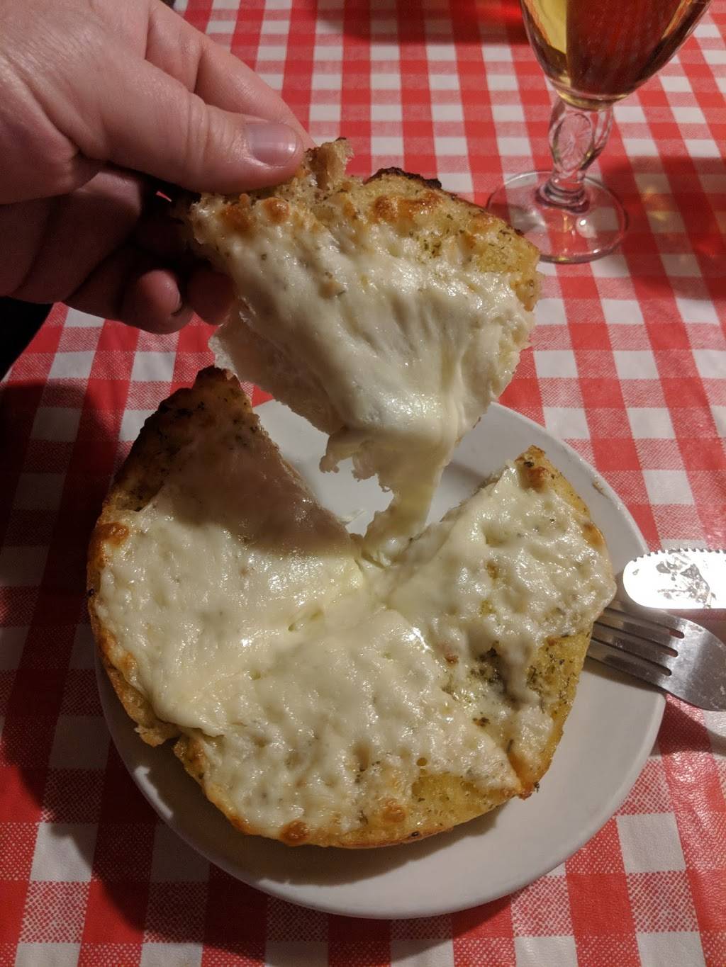 Danellis Pizzeria & Italian Restaurant | restaurant | 228 E Washington St, Oswego, IL 60543, USA | 6305542990 OR +1 630-554-2990
