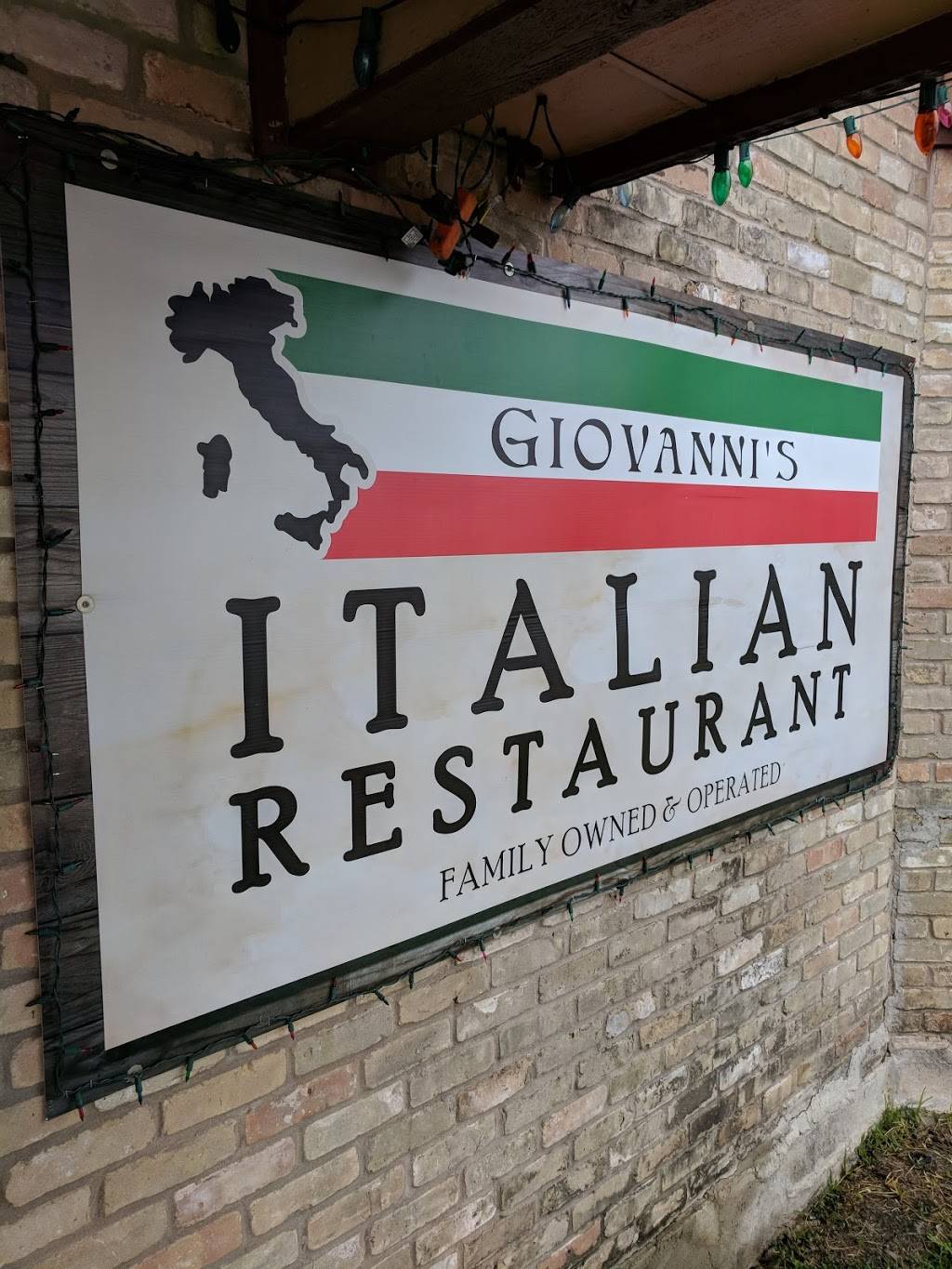 Giovanni's Italian Restaurant | 2001 S Colorado St, Lockhart, TX 78644, USA