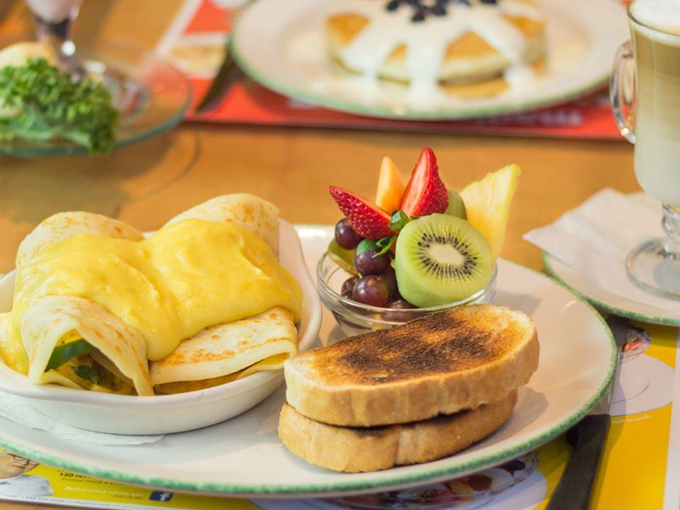 Cora | restaurant | 150 Taunton Rd W E6, Whitby, ON L1R 3H8, Canada | 9056555061 OR +1 905-655-5061