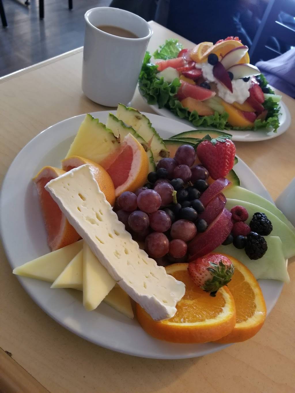 Cafe Du Vieux Beloeil Enr | restaurant | 934 Rue Richelieu, Beloeil, QC J3G 4P9, Canada | 4504640898 OR +1 450-464-0898