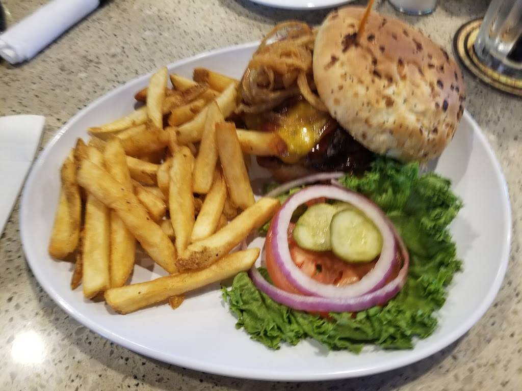 Barrel House | restaurant | 5141 Utica Ridge Rd, Davenport, IA 52807, USA | 5638881975 OR +1 563-888-1975