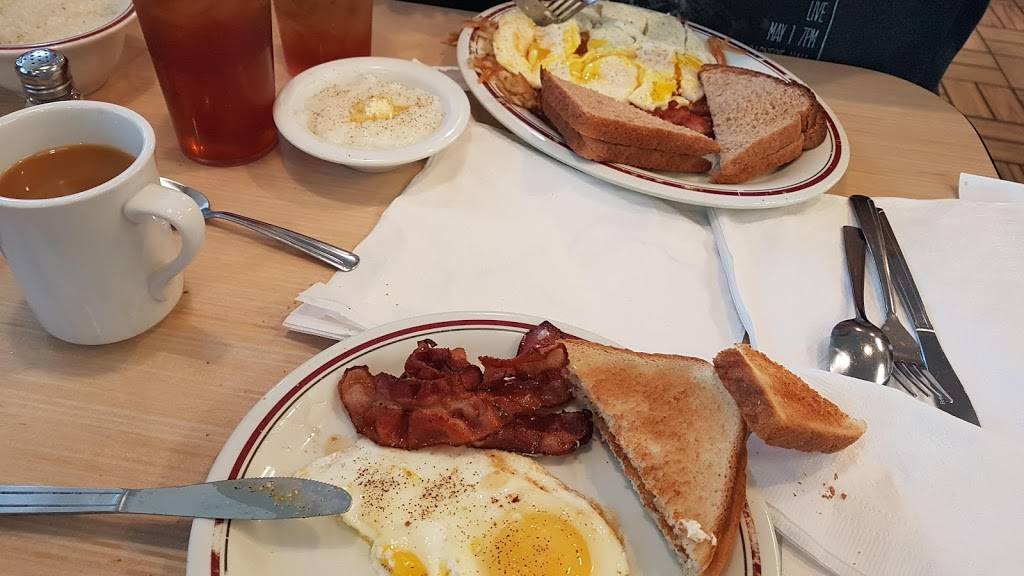 Huddle House | meal takeaway | 3106 US-431, Roanoke, AL 36274, USA | 3348636424 OR +1 334-863-6424
