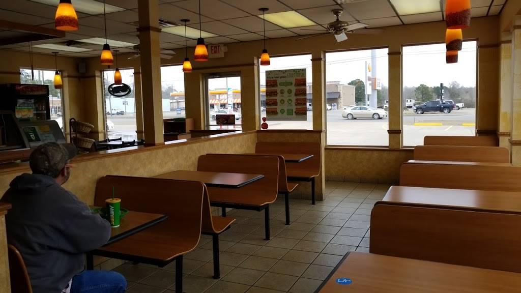 Subway | restaurant | 800 S Magnolia St, Woodville, TX 75979, USA | 4092832396 OR +1 409-283-2396