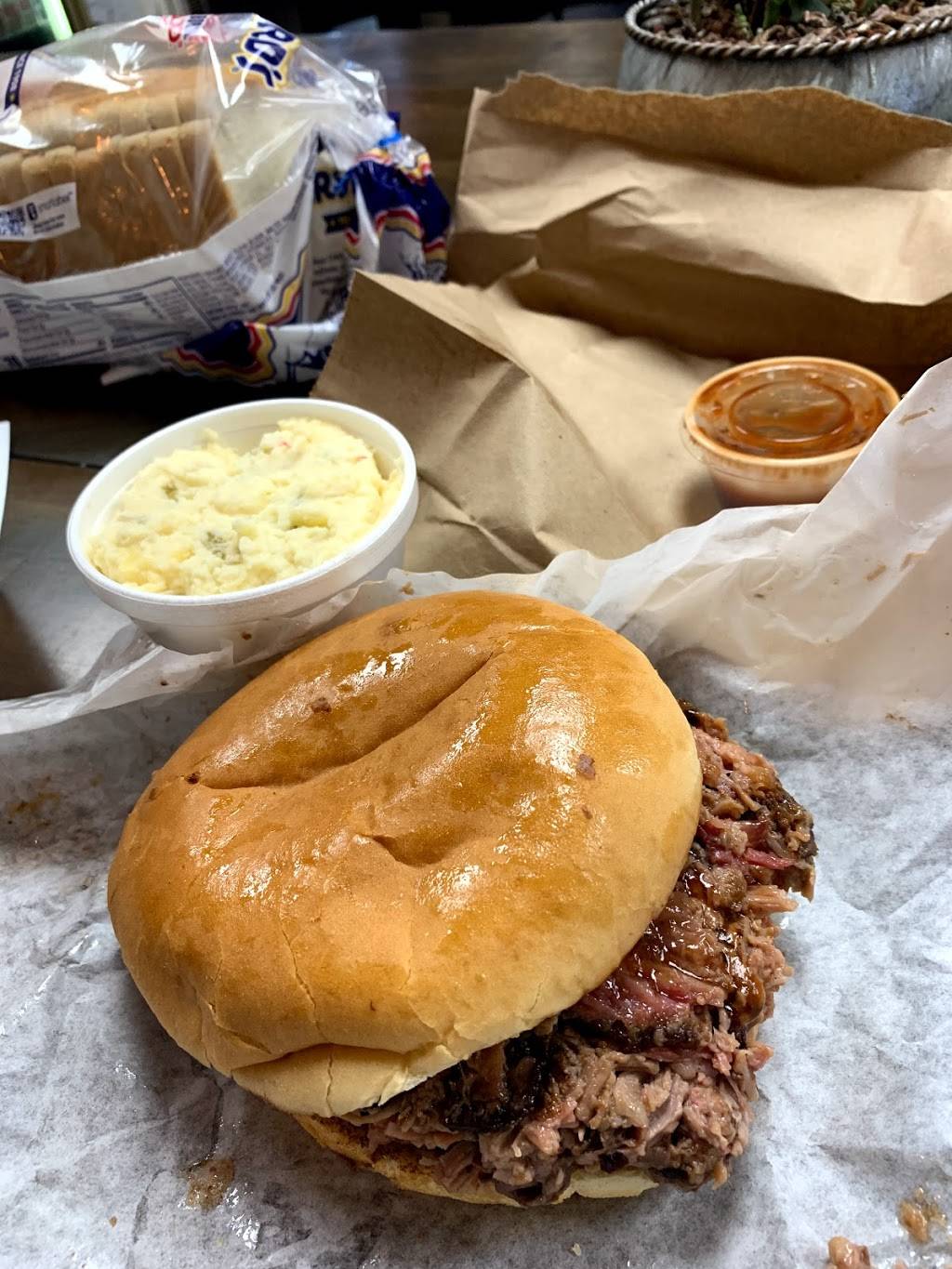Coles Bar-B-Q | restaurant | 1022 W Commerce St, Fairfield, TX 75840, USA | 9033893013 OR +1 903-389-3013