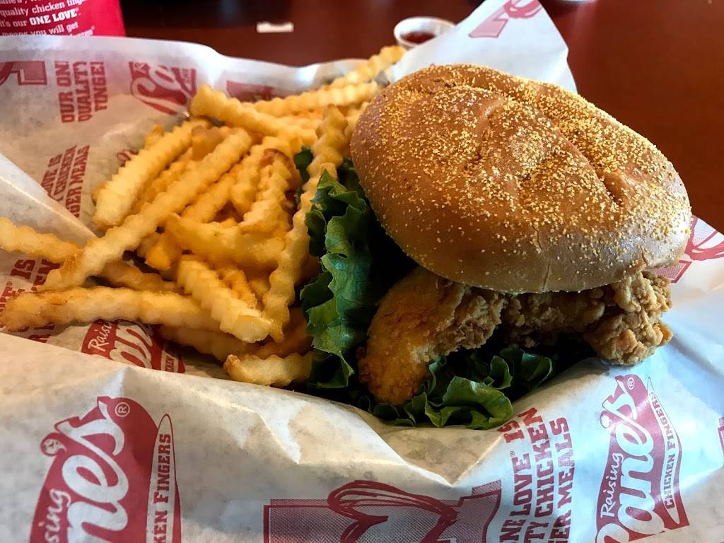 Raising Canes Chicken Fingers | meal takeaway | 1230 Allen Dr, Grand Island, NE 68803, USA | 3086752902 OR +1 308-675-2902