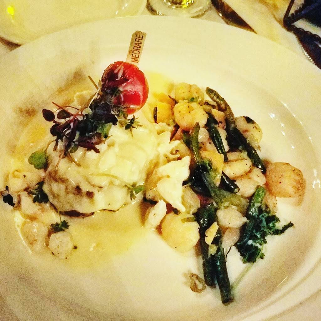 Charlie Gittos On the Hill | restaurant | 5226 Shaw Ave, St. Louis, MO 63110, USA | 3147728898 OR +1 314-772-8898