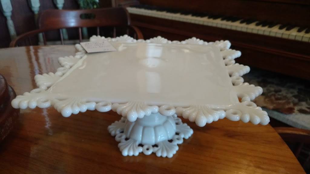 Nostalgia Antiques | restaurant | 200 N Mason St, Bowie, TX 76230, USA | 9408726272 OR +1 940-872-6272
