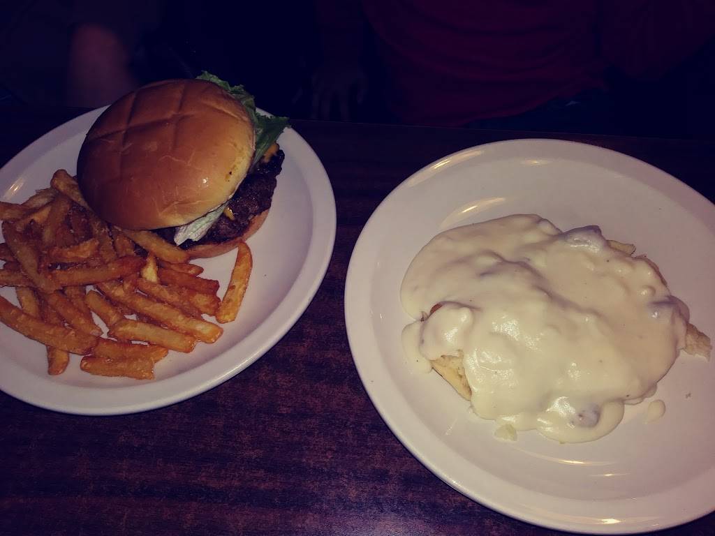 The Burg Cafe | restaurant | 9 E Poplar St, Harrisburg, IL 62946, USA | 6182529097 OR +1 618-252-9097
