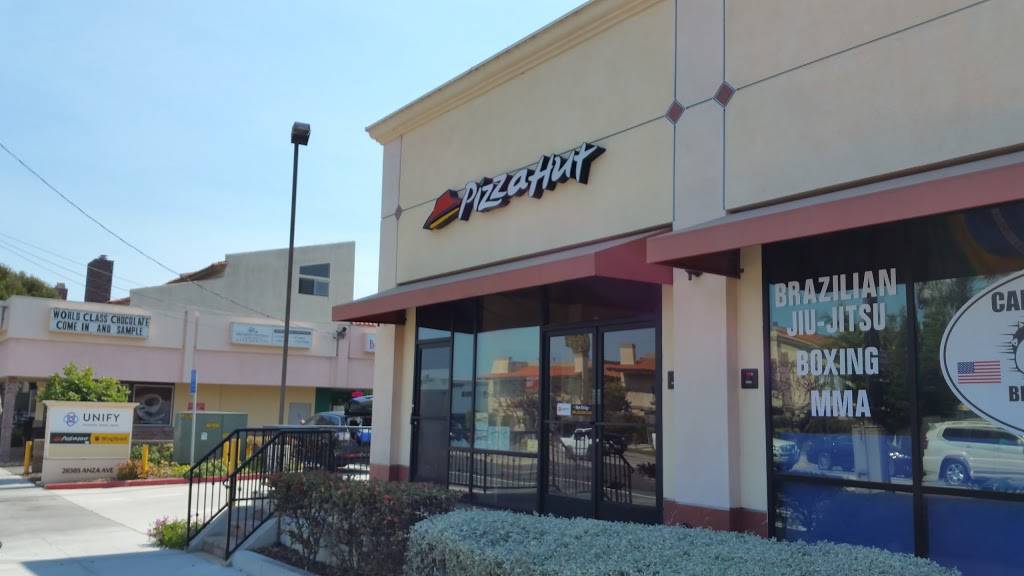 Pizza Hut - Restaurant | 20305 Anza Ave Suite D, Torrance, CA 90503, USA