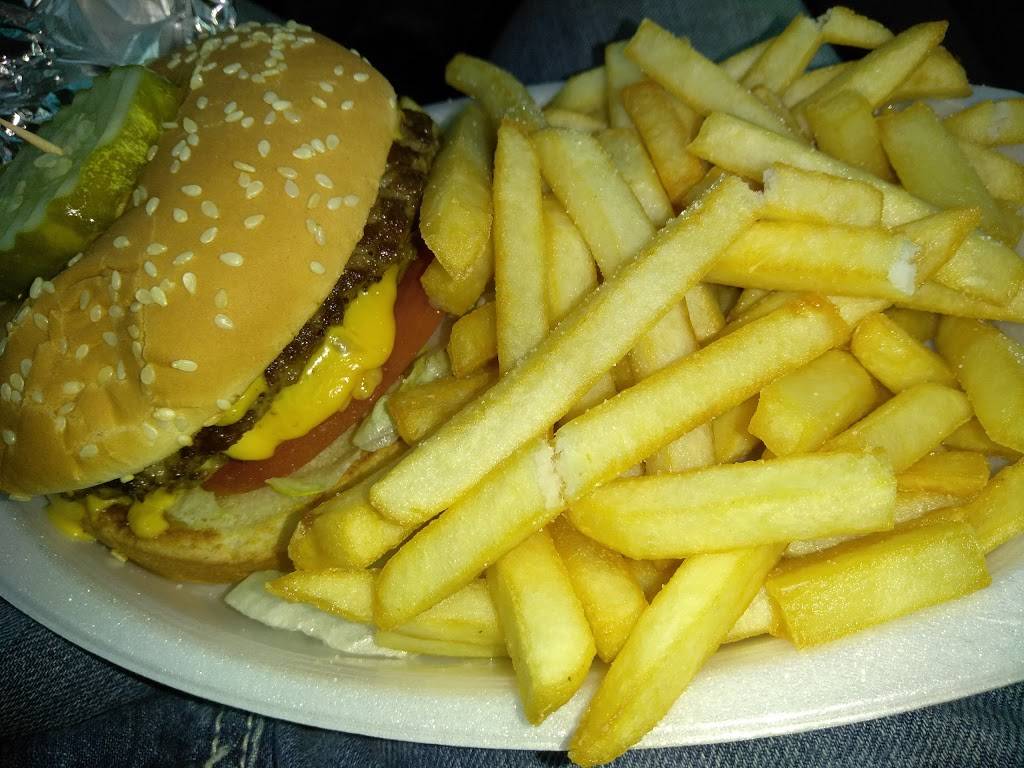 South 21 Family Restaurant | restaurant | 6116 Brookshire Blvd, Charlotte, NC 28216, USA | 7043991678 OR +1 704-399-1678