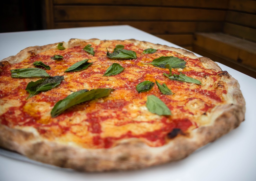 Andrew Belluccis Pizzeria | restaurant | 37-08 30th Ave., Queens, NY 11103, USA | 7184072497 OR +1 718-407-2497
