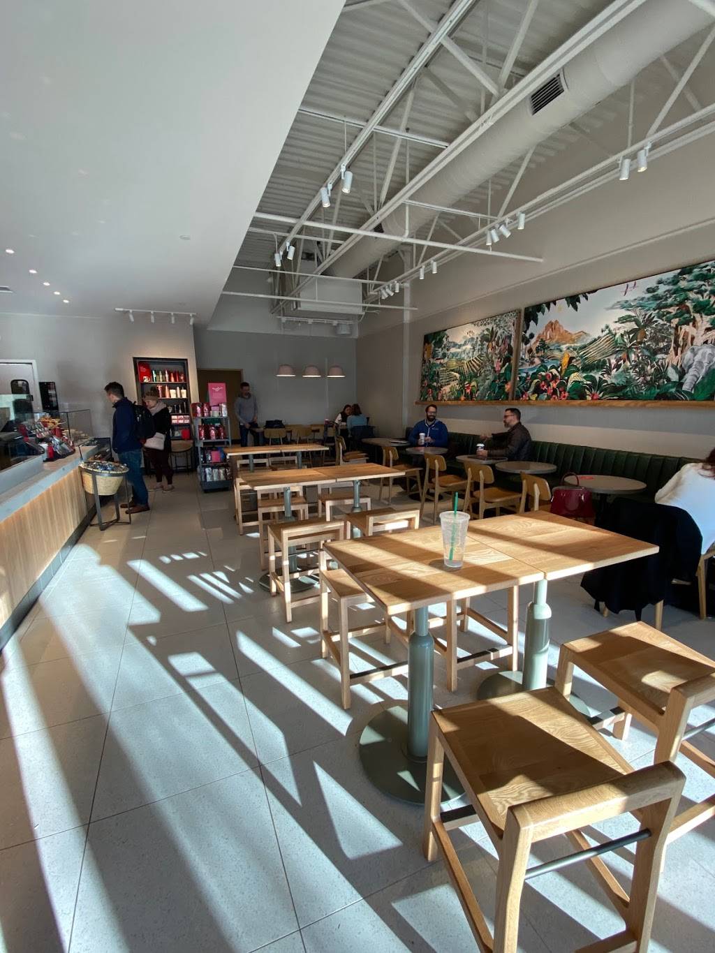 Starbucks | cafe | 6753 Cascade Rd SE, Grand Rapids, MI 49546, USA | 6162958438 OR +1 616-295-8438