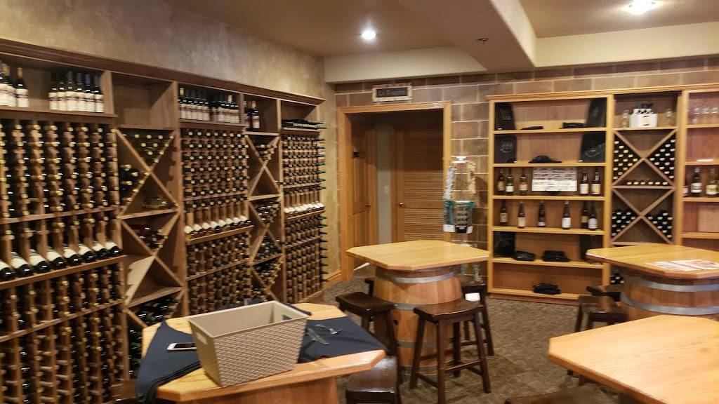 Golden Rock Winery | restaurant | 955 MO-5 BUS, Camdenton, MO 65020, USA | 5733179463 OR +1 573-317-9463