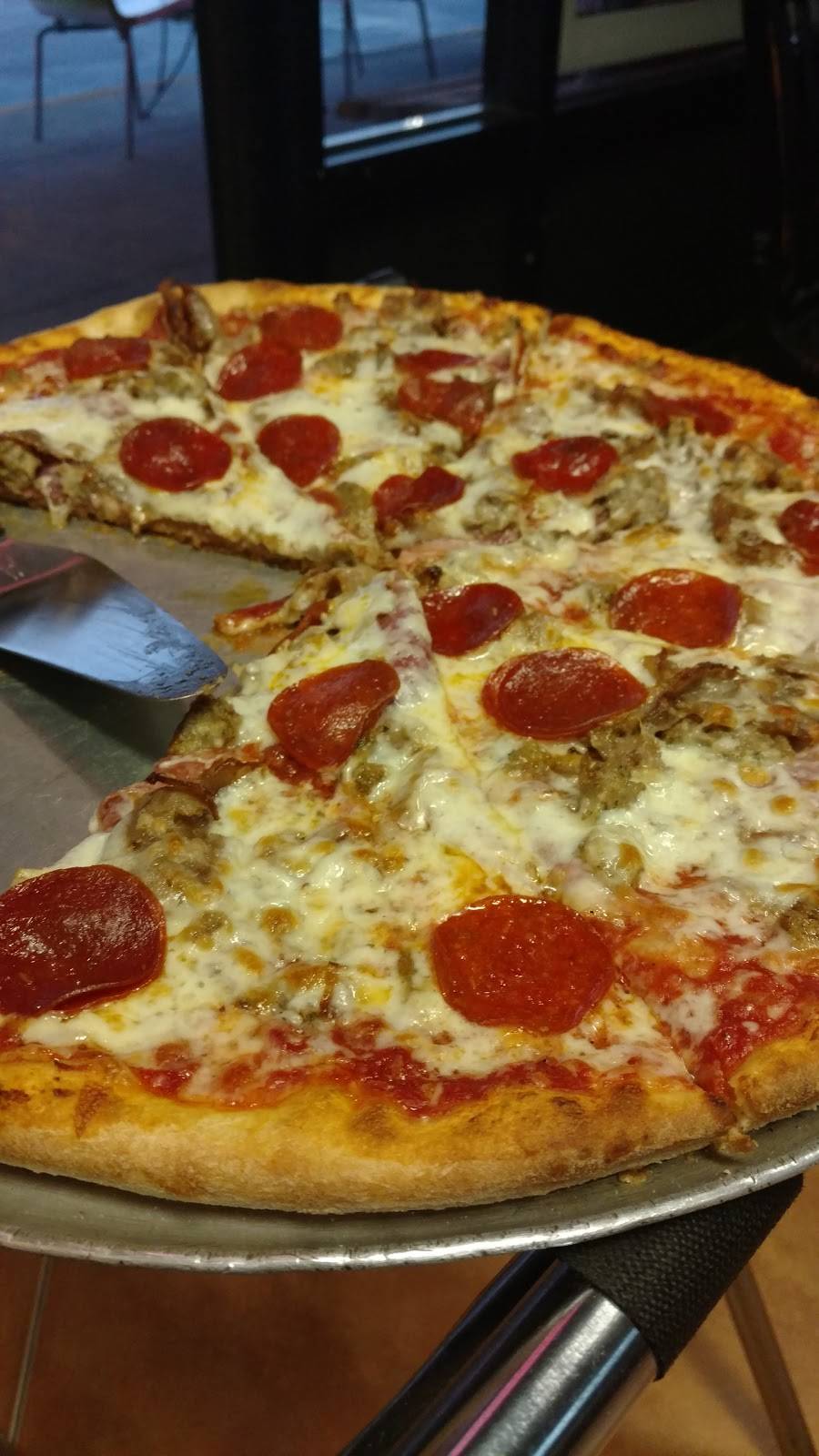 Pinocchios Pizza | restaurant | 811 S Pinellas Ave, Tarpon Springs, FL 34689, USA | 7277851400 OR +1 727-785-1400
