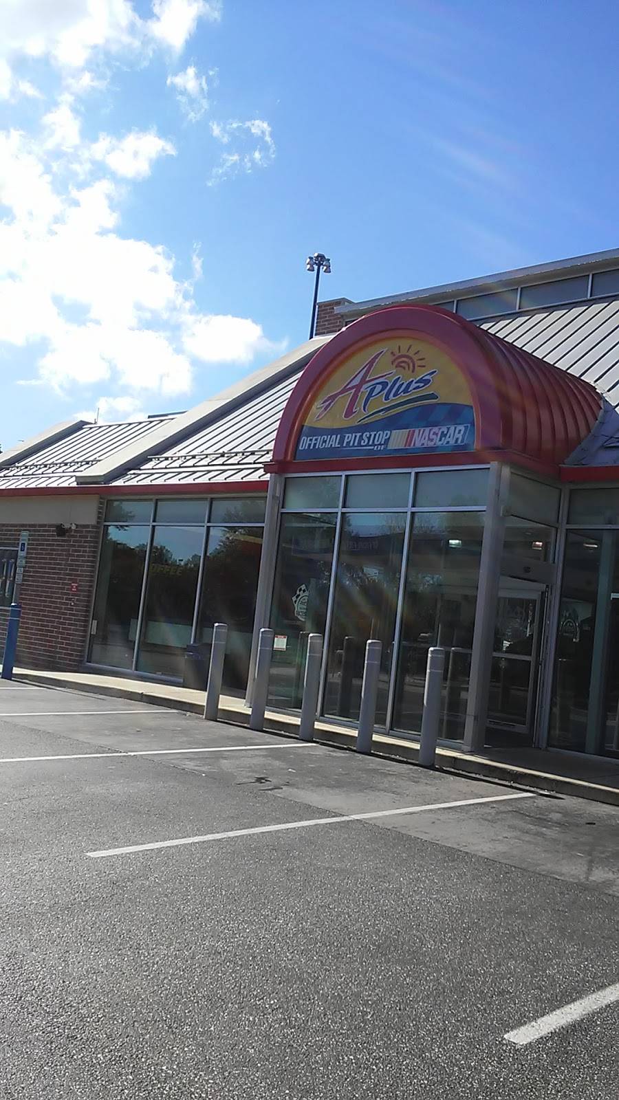 Elevation Burger | restaurant | 4805 JFK Memorial Highway I-95, Aberdeen, MD 21001, USA | 4102723854 OR +1 410-272-3854