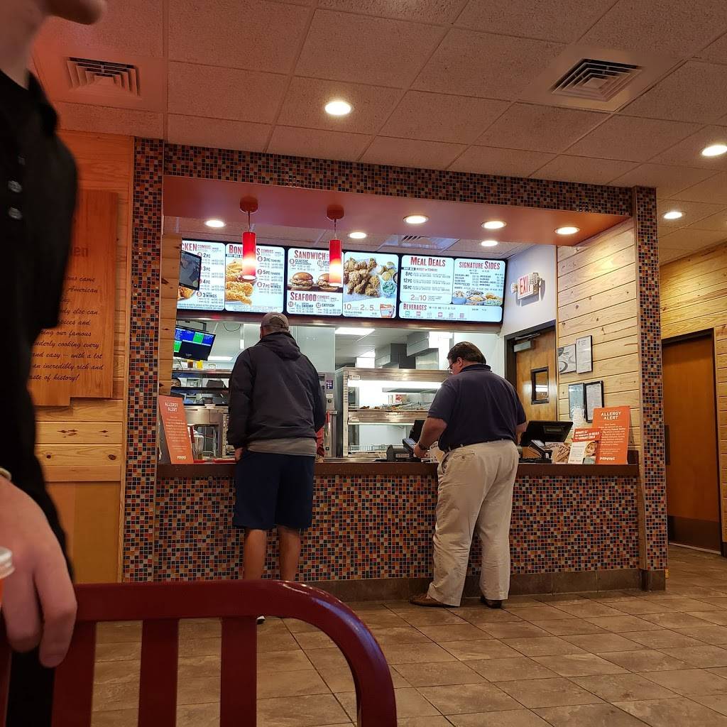 Popeyes Louisiana Kitchen | restaurant | 3202 S Broad St, Scottsboro, AL 35769, USA | 2565941582 OR +1 256-594-1582