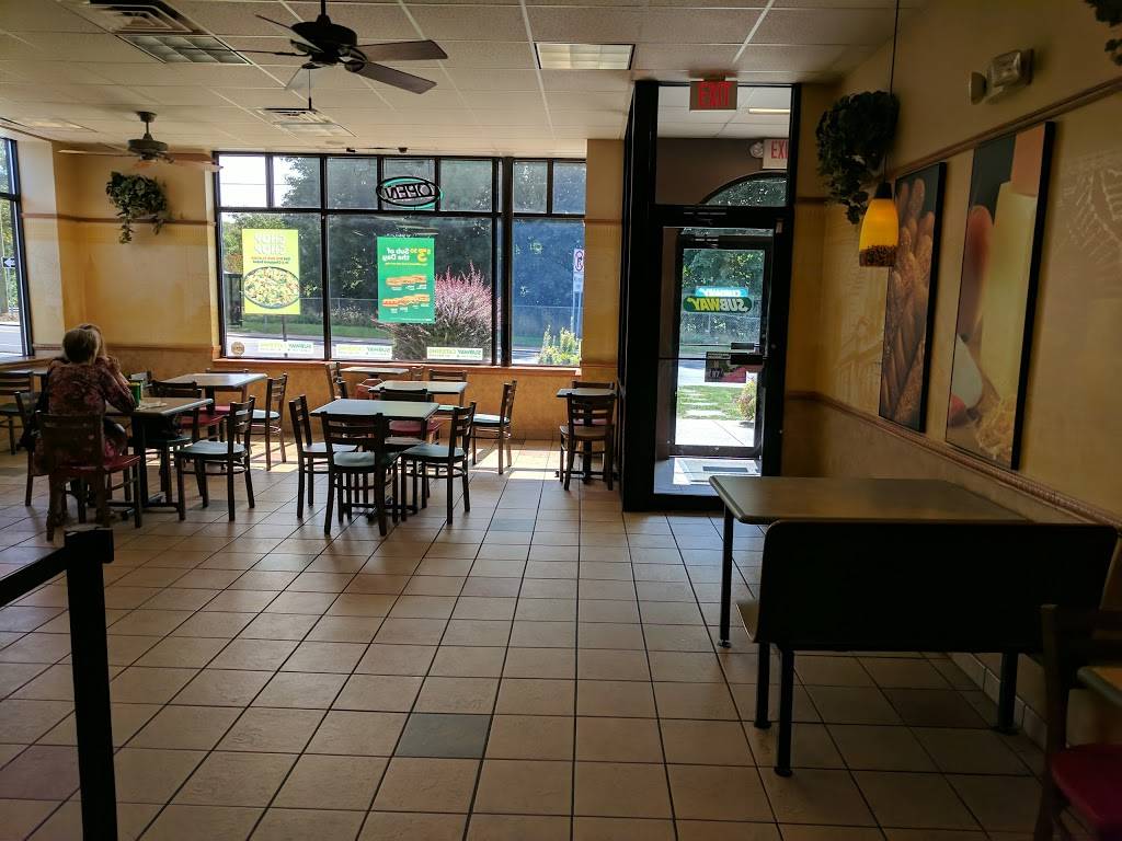 Subway | restaurant | 443 Hartford Rd, Manchester, CT 06040, USA | 8607916118 OR +1 860-791-6118