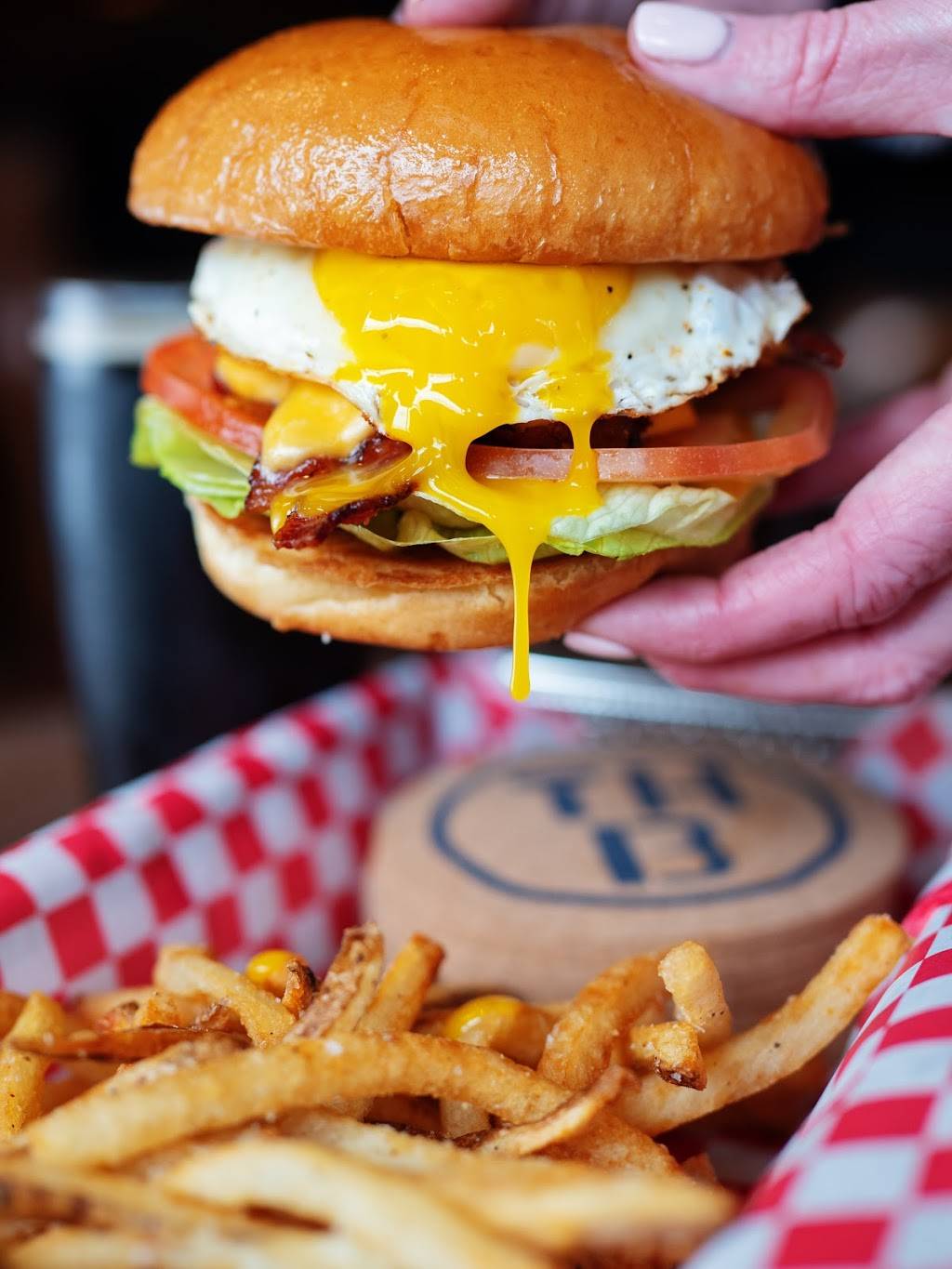 TapHouse Burgers | restaurant | 24 S Indiana St, Greencastle, IN 46135, USA | 7653019326 OR +1 765-301-9326