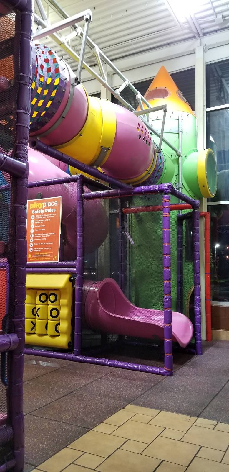 McDonalds | cafe | 18001 Hall Rd, Macomb, MI 48044, USA | 5862636869 OR +1 586-263-6869