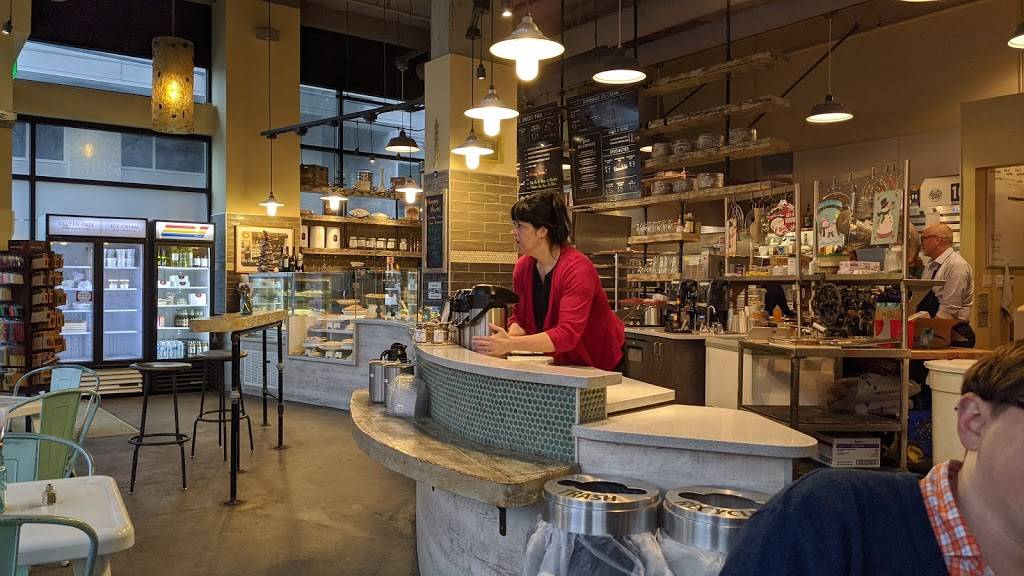 A la Mode Pies | bakery | 4225 SW Alaska St, Seattle, WA 98116, USA | 2064564343 OR +1 206-456-4343