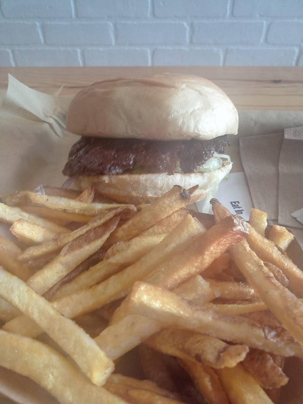 The Sear Shack Burgers and Fries | restaurant | 5224 Airline Rd Ste 107, Arlington, TN 38002, USA | 9016873164 OR +1 901-687-3164