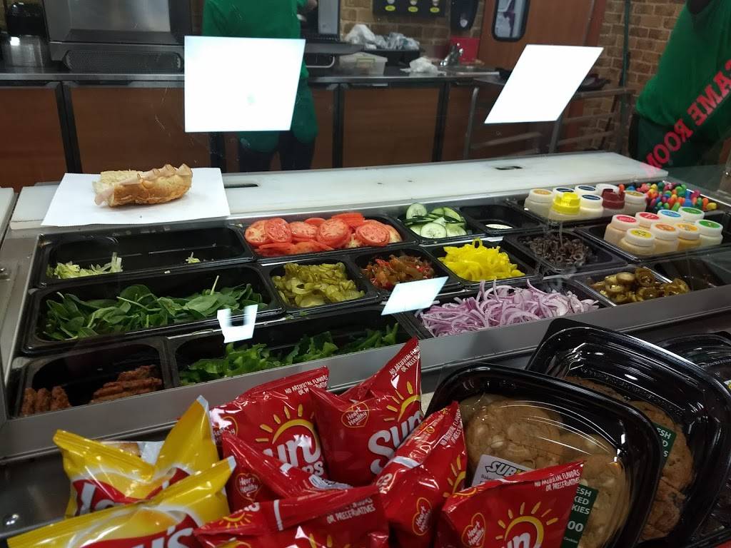 Subway | restaurant | 1850 N Mecklenburg Ave, South Hill, VA 23970, USA | 4345840077 OR +1 434-584-0077