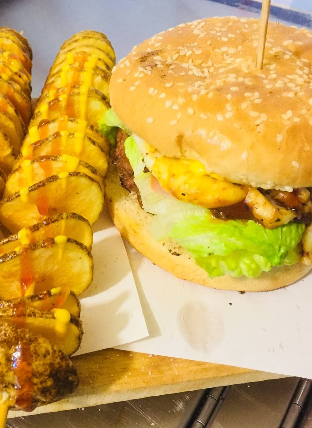 Chumba-Dogs | restaurant | Presidente Elías Calles 43, Centro, 21400 Tecate, B.C., Mexico | 016651097066 OR +52 665 109 7066