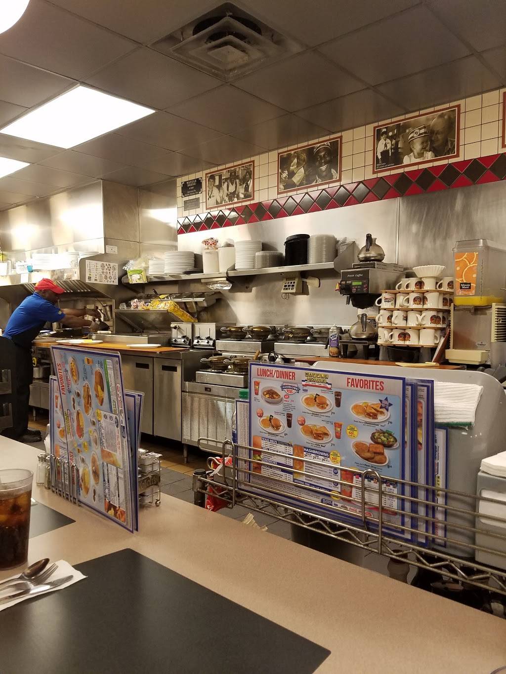 Waffle House | meal takeaway | 706 7th St W, Tifton, GA 31794, USA | 2293878522 OR +1 229-387-8522