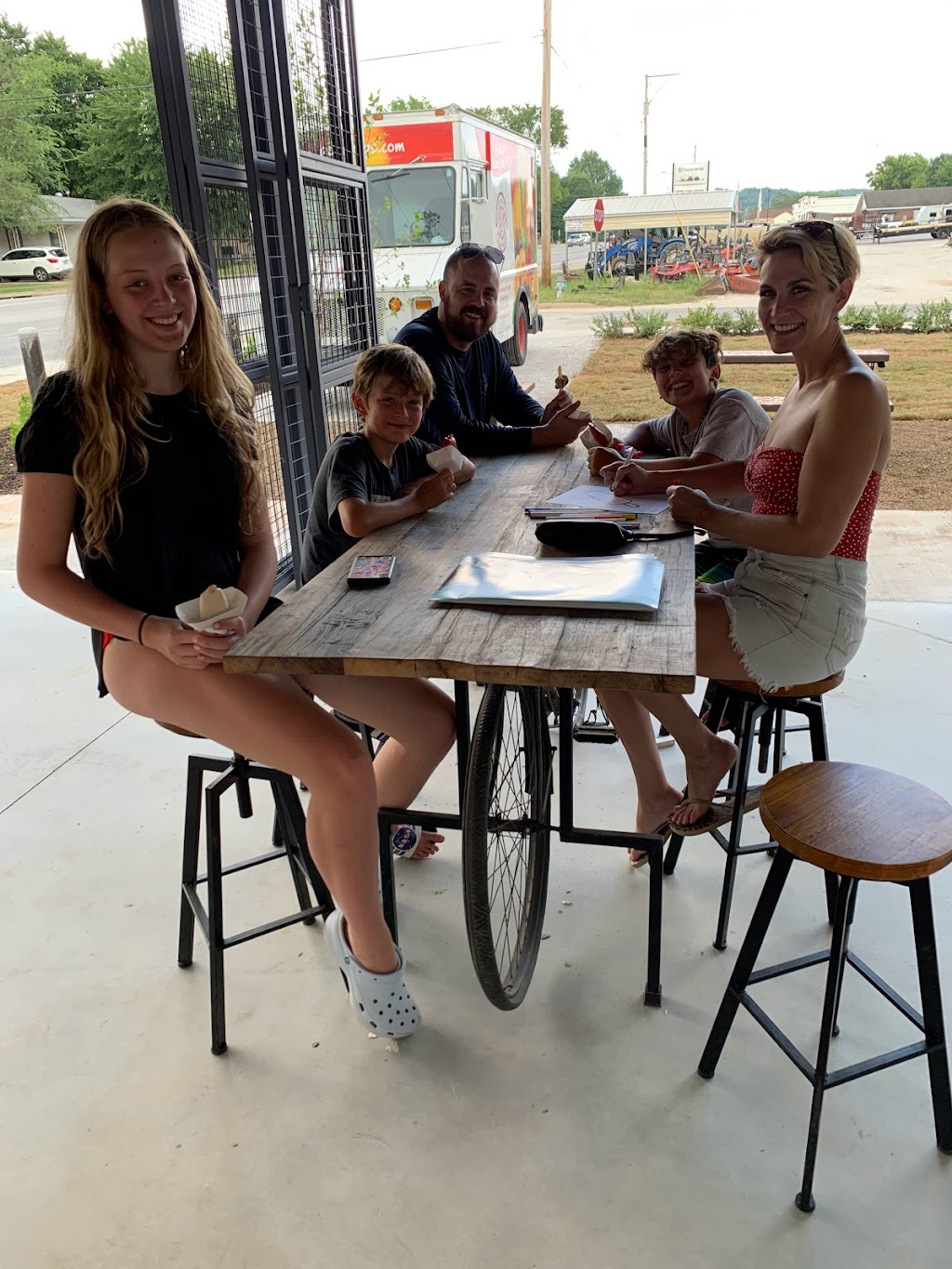 Pedal Pops | restaurant | 169 W Main St, Farmington, AR 72730, USA | 4042901916 OR +1 404-290-1916