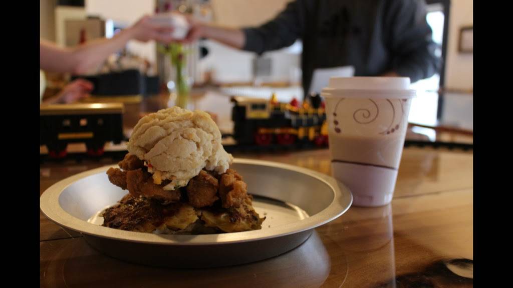 O&W Cafe | restaurant | 125 W 3rd Ave, Oneida, TN 37841, USA | 4235693755 OR +1 423-569-3755