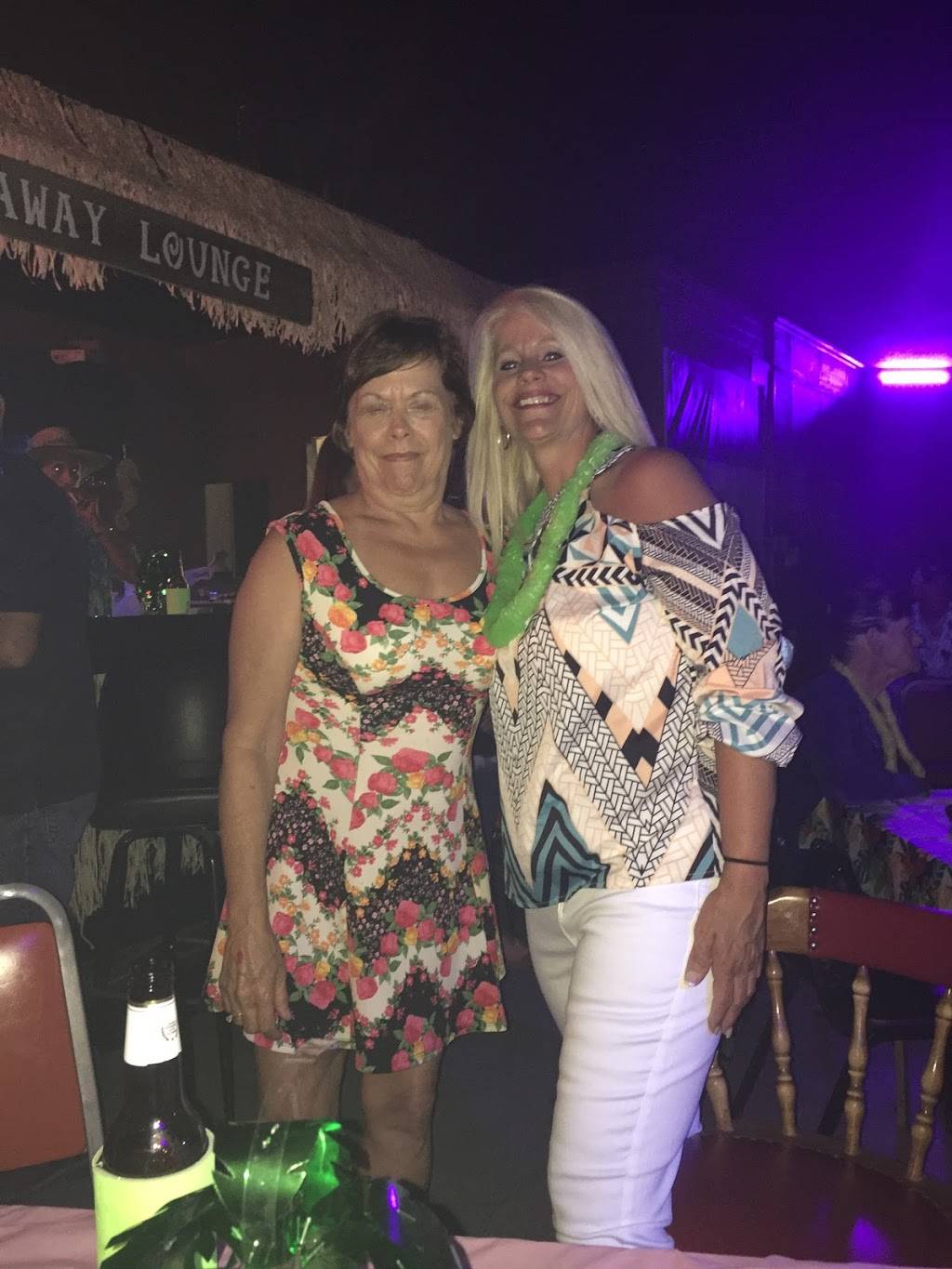 Hide-A-Way Lounge & Grill | restaurant | 1204 Walker Ave, Caruthersville, MO 63830, USA | 5733334303 OR +1 573-333-4303