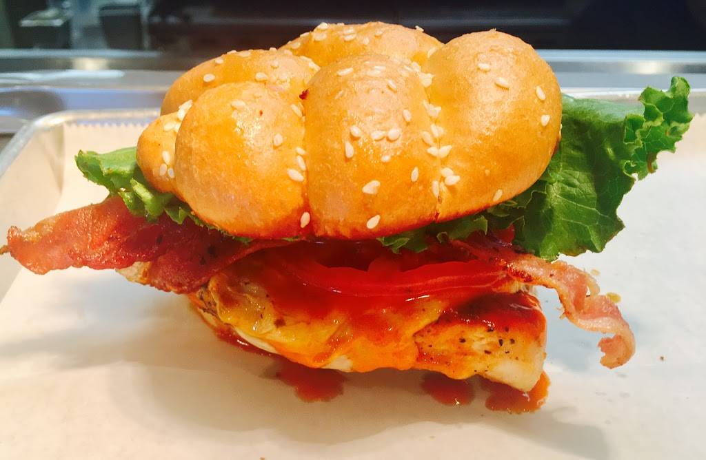 Flash Burger | restaurant | 119 Business Park Dr #100, Kenedy, TX 78119, USA | 8305830870 OR +1 830-583-0870