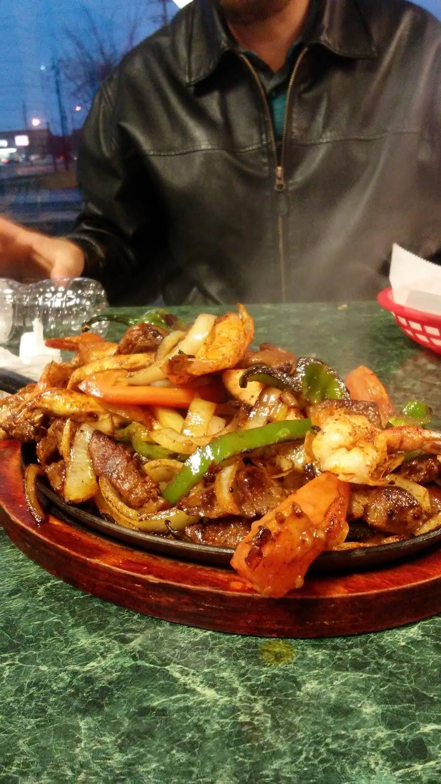 Taqueria Guadalupana | restaurant | 206 S 3rd St, Mabank, TX 75147, USA | 9032884175 OR +1 903-288-4175